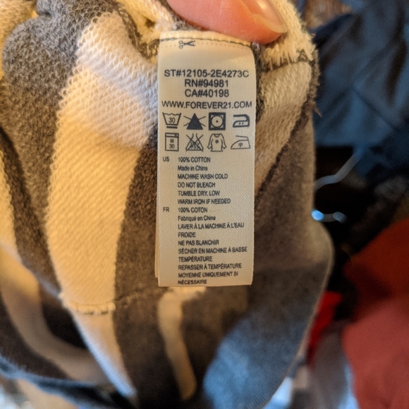 Striped sweatshirt with bow in the back - Picture 6 of 7